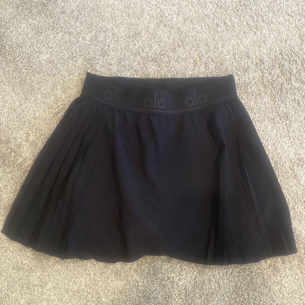 Alo Yoga Aces Tennis Skirt in Black XS
